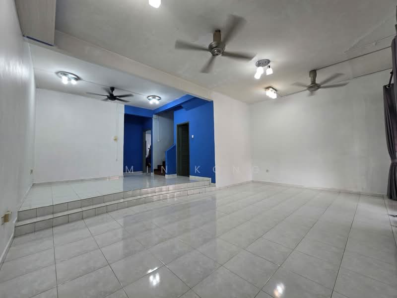 2-storey Terraced House for Rent in Taman Perling (Perling) - Min Kong - Living Room - PropertyGuru.com.my