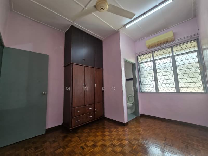 2-storey Terraced House for Rent in Taman Perling (Perling) - Min Kong - Bathroom - PropertyGuru.com.my