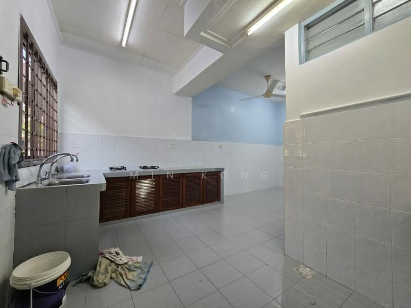 2-storey Terraced House for Rent in Taman Perling (Perling) - Min Kong - Kitchen - PropertyGuru.com.my