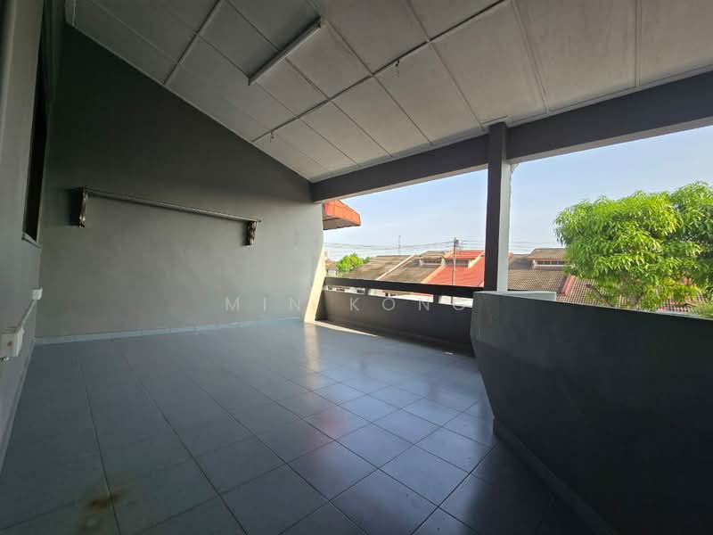 2-storey Terraced House for Rent in Taman Perling (Perling) - Min Kong - Balcony - PropertyGuru.com.my