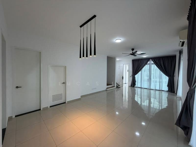 Rumah Teres 2 Tingkat untuk Disewa di Bandar Sri Alam (Johor Bahru) - Lucas Lee - Living Room - PropertyGuru.com.my