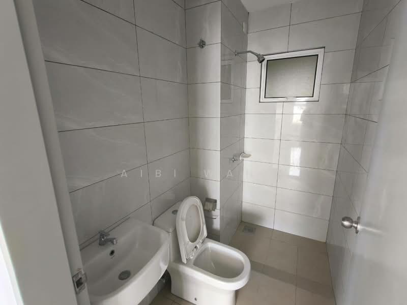 Service Residence for Sale at Amber Cove - Aibi Wang - Bathroom - PropertyGuru.com.my