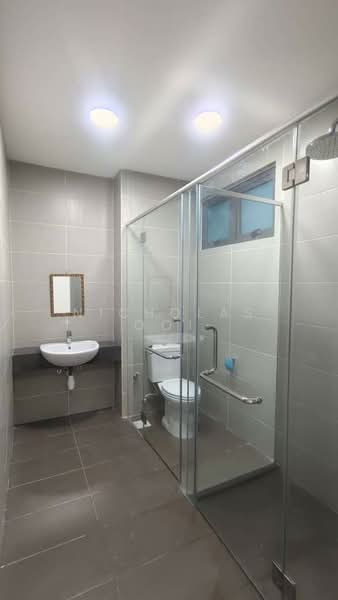 Servis Apartment untuk Disewa di Pacific Star - Nicholas Ooi - Bathroom - PropertyGuru.com.my
