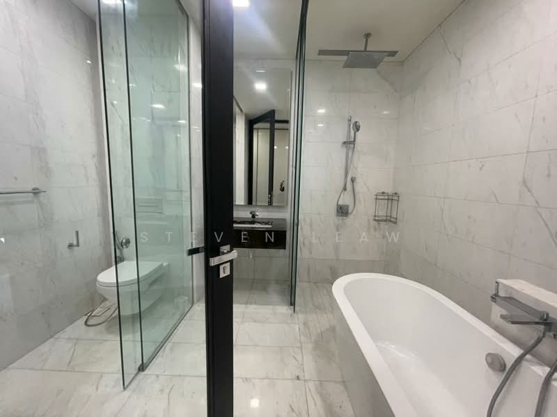 Servis Apartment untuk Disewa di Banyan Tree Signatures - Steven Leaw - Master Bathroom - PropertyGuru.com.my