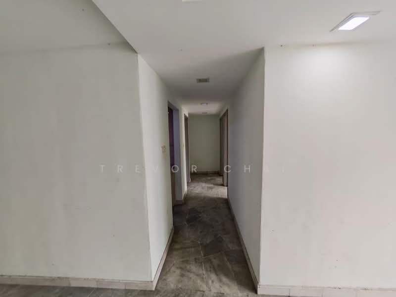 Kondominium untuk Dijual di Genting Court Condominium - Trevor Chai - Corridor - PropertyGuru.com.my