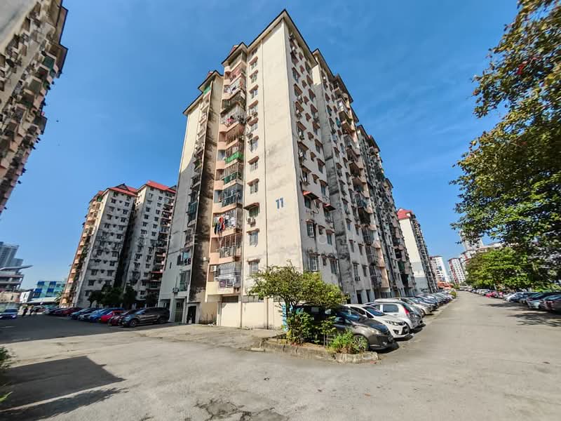 Kondominium untuk Dijual di Genting Court Condominium - Trevor Chai - Exterior - PropertyGuru.com.my