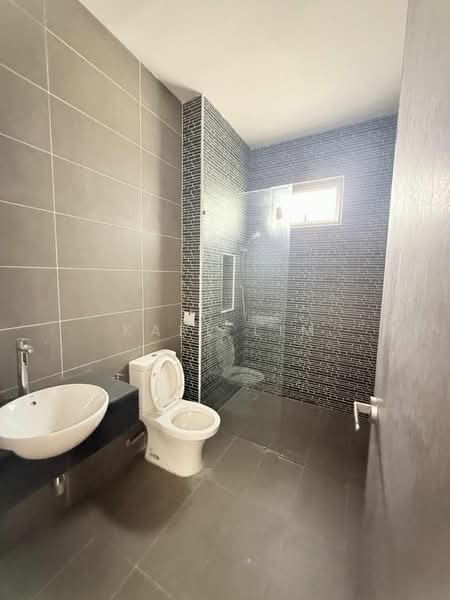 Semi-Detached House for Sale in Eco Spring (Johor Bahru) - Karl Lim - Bathroom - PropertyGuru.com.my