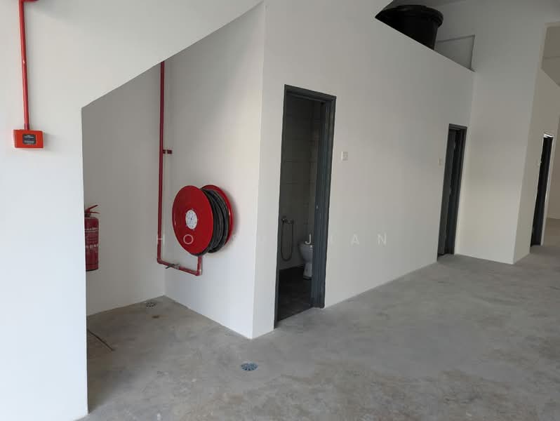 Kedai / Pejabat untuk Disewa di Batu Caves (Selangor) - Ho Su Jian - Bathroom - PropertyGuru.com.my