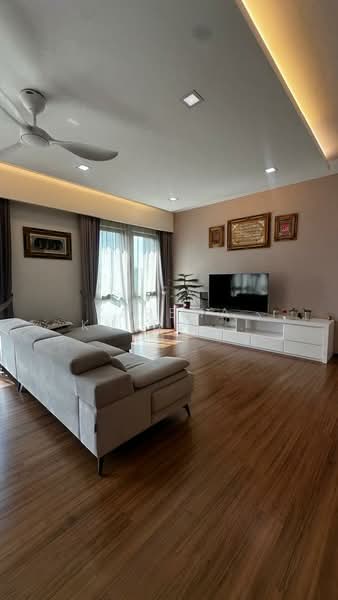Servis Apartment untuk Dijual di The Potpourri - Zarema Kulbuzheva - Living Room - PropertyGuru.com.my