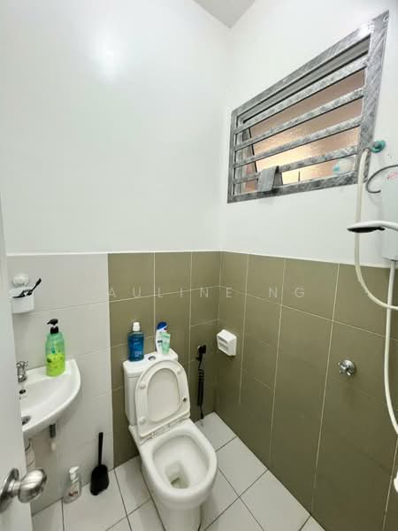 Apartment for Sale at Setia Tropika - Pauline Ng - Bathroom - PropertyGuru.com.my