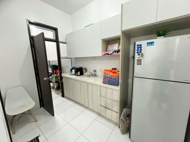 Apartment for Sale at Setia Tropika - Pauline Ng - Kitchen - PropertyGuru.com.my