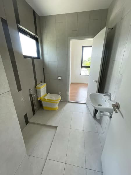 Rumah Teres 2 Tingkat untuk Dijual di U12, Taman Cahaya Alam (Shah Alam) - Muhd Khairulnawawi Kamaruddin - Bathroom - PropertyGuru.com.my