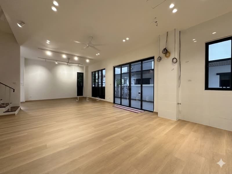 Semi-Detached House for Sale in Shah Alam (Selangor) - Jess Tee - Living Room - PropertyGuru.com.my