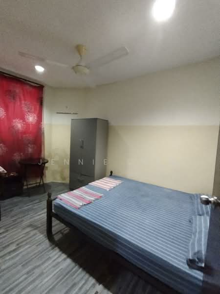 Commercial Bungalow for Rent in Taman Melodies (Johor Bahru) - Jennie Chew - Bedroom - PropertyGuru.com.my