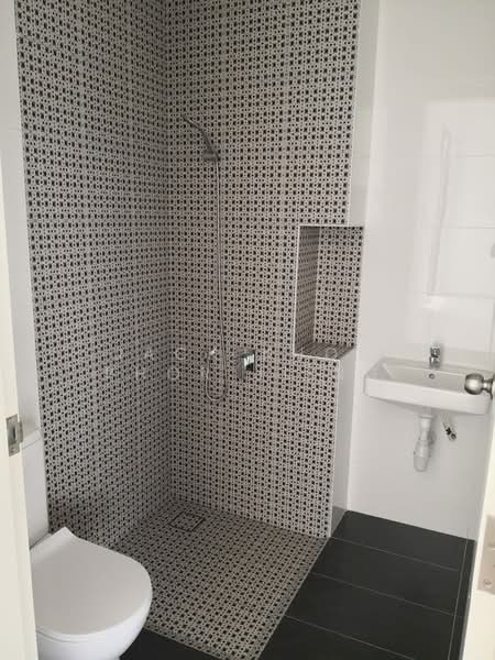 Semi-Detached House for Sale in Setia Alam (Selangor) - Jack Khor Phor Jiing - Bathroom - PropertyGuru.com.my