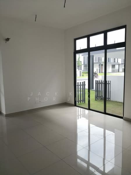 Semi-Detached House for Sale in Setia Alam (Selangor) - Jack Khor Phor Jiing - Living Room - PropertyGuru.com.my