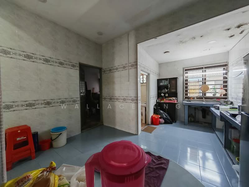 1-storey Terraced House for Sale in Taman Rinting (Masai) - Wallace Ang - Kitchen - PropertyGuru.com.my