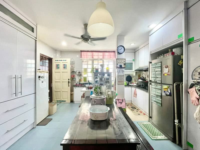 Rumah Banglo untuk Dijual di Taman Rasah Kemayan (Rasah) - Zuraina Rajudin - Kitchen - PropertyGuru.com.my