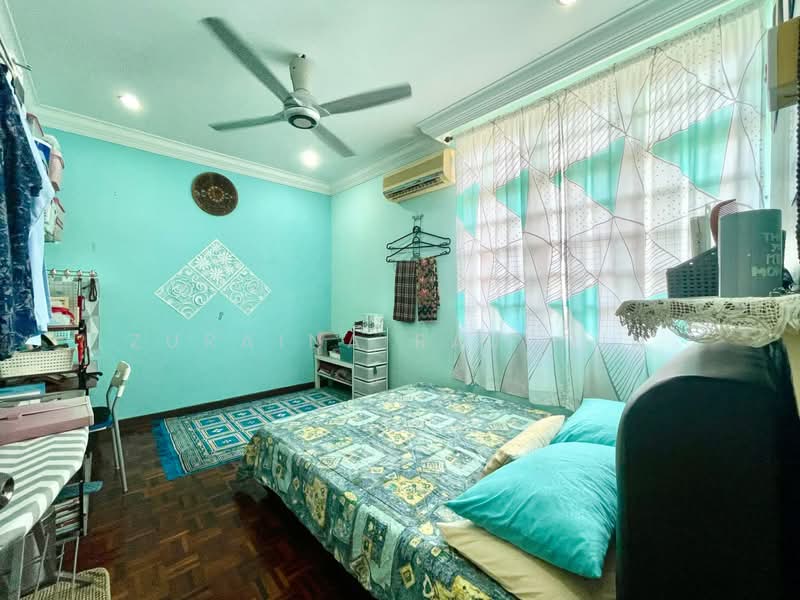Rumah Banglo untuk Dijual di Taman Rasah Kemayan (Rasah) - Zuraina Rajudin - Bedroom - PropertyGuru.com.my