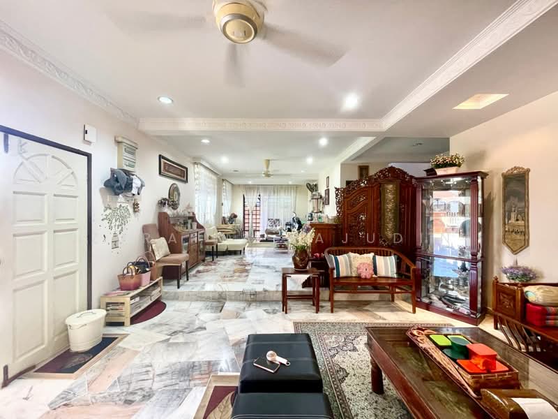 Rumah Banglo untuk Dijual di Taman Rasah Kemayan (Rasah) - Zuraina Rajudin - Living Room - PropertyGuru.com.my