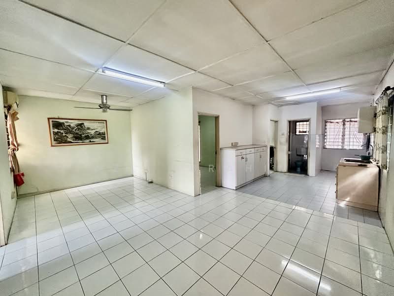 Rumah Bandar untuk Dijual di Taman Impian Indah (Sungai Buloh) - Azli Ibrahim - Living Room - PropertyGuru.com.my
