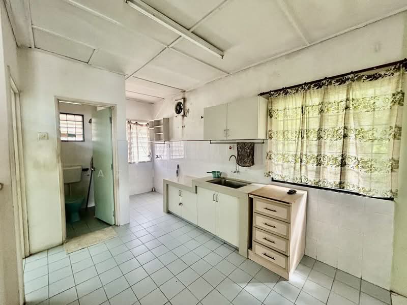 Rumah Bandar untuk Dijual di Taman Impian Indah (Sungai Buloh) - Azli Ibrahim - Kitchen - PropertyGuru.com.my
