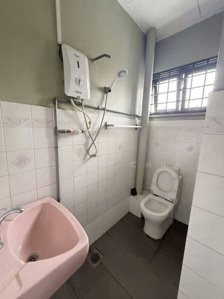 2-storey Terraced House for Sale in Taman Desa Cemerlang (Ulu Tiram) - Peggie Chua - Bathroom - PropertyGuru.com.my