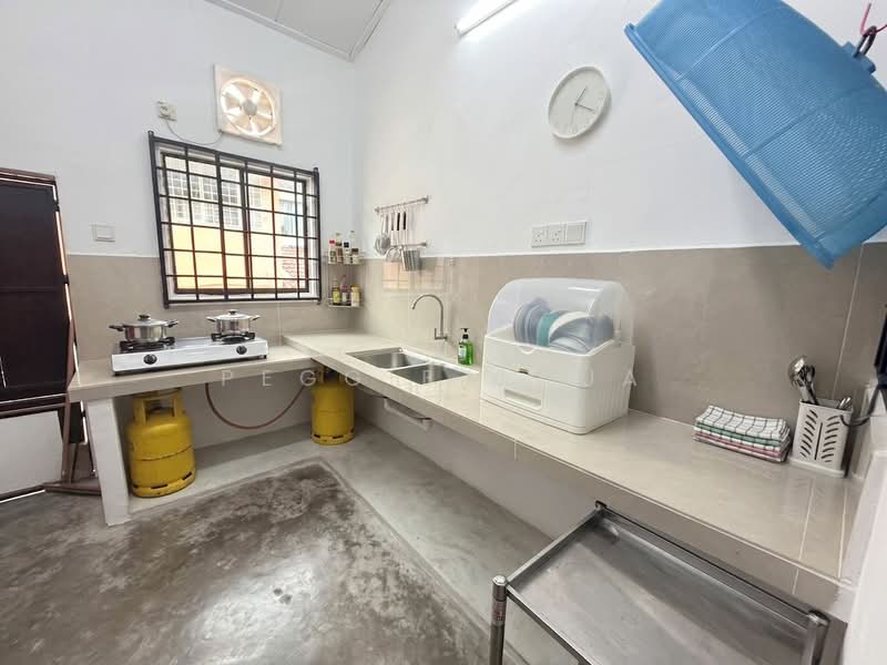 2-storey Terraced House for Sale in Taman Desa Cemerlang (Ulu Tiram) - Peggie Chua - Kitchen - PropertyGuru.com.my
