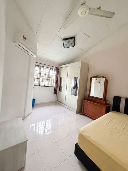 2-storey Terraced House for Sale in Taman Desa Cemerlang (Ulu Tiram) - Peggie Chua - Bedroom - PropertyGuru.com.my