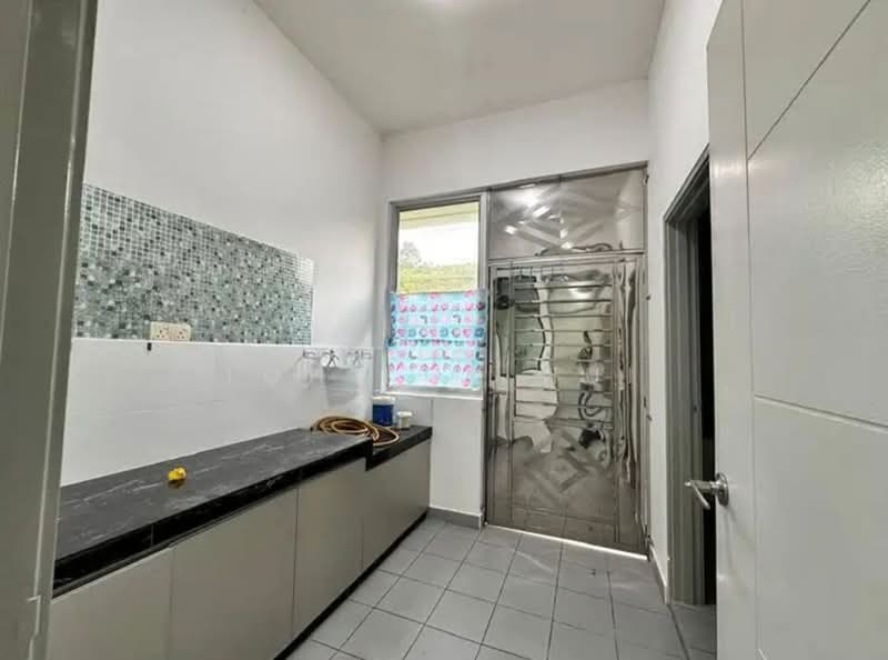 Semi-Detached House for Sale in Taman Nusa Idaman (Iskandar Puteri (Nusajaya)) - Loh Kok Hui - Kitchen - PropertyGuru.com.my