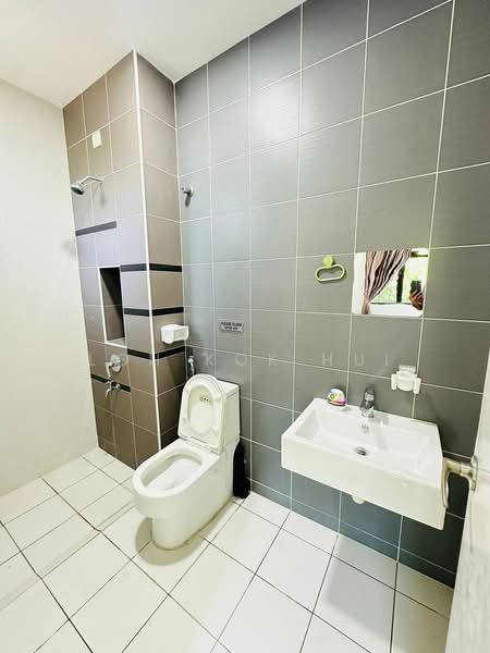 Semi-Detached House for Sale in Taman Nusa Idaman (Iskandar Puteri (Nusajaya)) - Loh Kok Hui - Bathroom - PropertyGuru.com.my