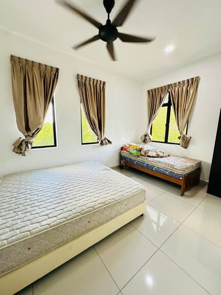 Semi-Detached House for Sale in Taman Nusa Idaman (Iskandar Puteri (Nusajaya)) - Loh Kok Hui - Bedroom - PropertyGuru.com.my