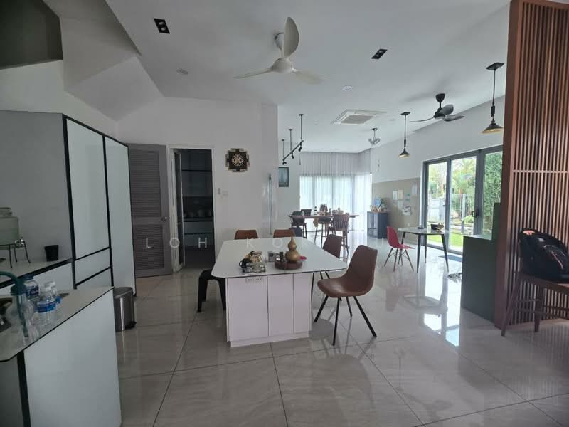 Semi-Detached House for Sale in Taman Molek (Johor Bahru) - Loh Kok Hui - PropertyGuru.com.my