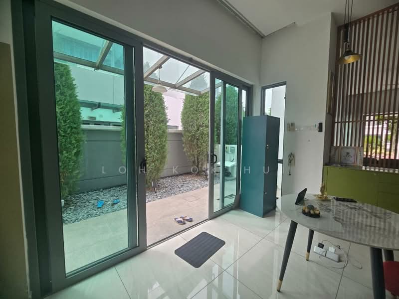 Semi-Detached House for Sale in Taman Molek (Johor Bahru) - Loh Kok Hui - PropertyGuru.com.my