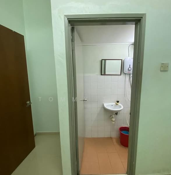 Shop / Office for Rent in Kepong (Kuala Lumpur) - TOMMY TAN - Bathroom - PropertyGuru.com.my