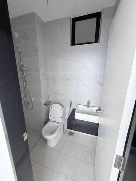 Servis Apartment untuk Dijual di Space Residency - Peggie Chua - Bathroom - PropertyGuru.com.my