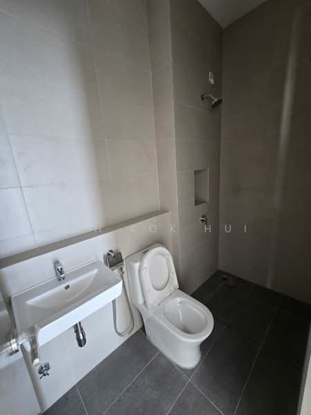 Rumah Kluster untuk Dijual di Austin Crest (Johor Bahru) - Loh Kok Hui - Bathroom - PropertyGuru.com.my