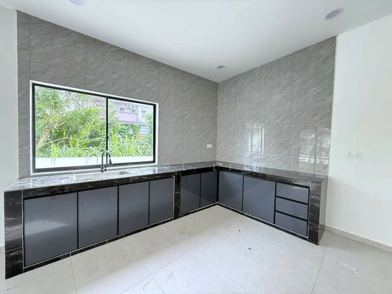 Rumah Berkembar untuk Dijual di Kampung Bahru (Johor Bahru) - Karl Lim - Kitchen - PropertyGuru.com.my