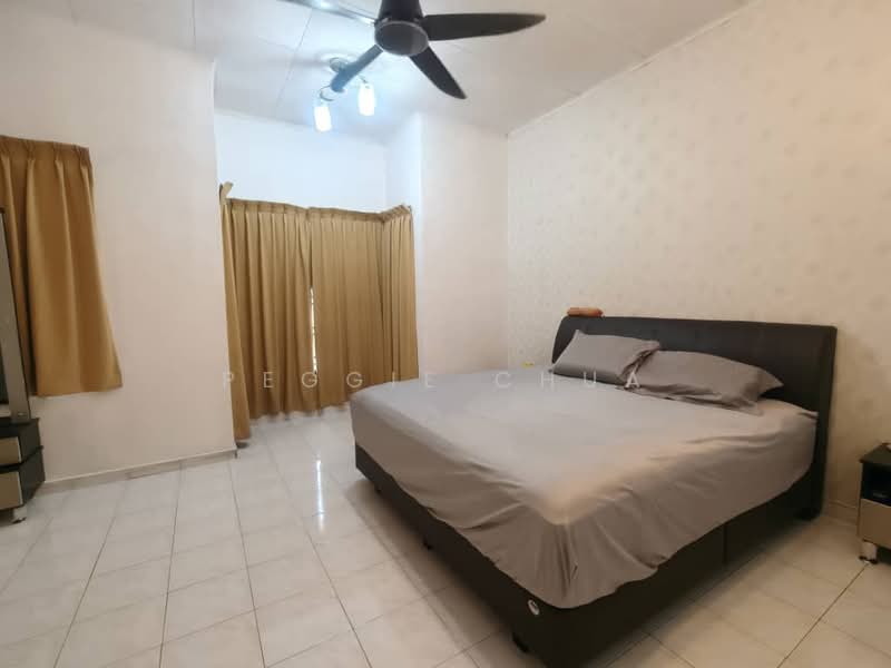 Rumah Teres untuk Dijual di Taman Mutiara Rini (Skudai) - Peggie Chua - Bedroom - PropertyGuru.com.my