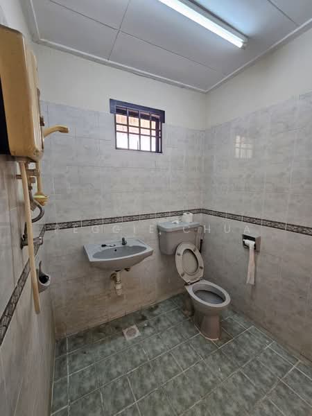 2-storey Terraced House for Sale in Taman Desa Tebrau (Tebrau) - Peggie Chua - Bathroom - PropertyGuru.com.my