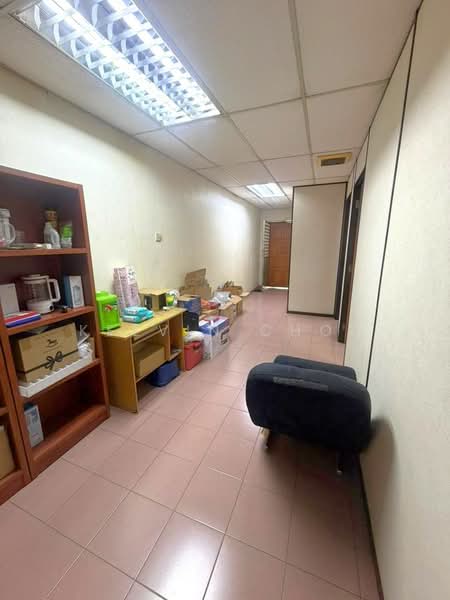 Kedai untuk Dijual di Bandar Baru Permas Jaya (Permas Jaya) - Kelvin Chop - Corridor - PropertyGuru.com.my