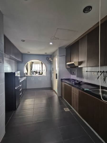 Kondominium untuk Dijual di Country Tower Condominium - Peggie Chua - Kitchen - PropertyGuru.com.my