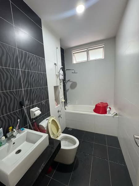 Semi-Detached House for Sale in Johor Bahru (Johor) - Bernice Tee - Bathroom - PropertyGuru.com.my
