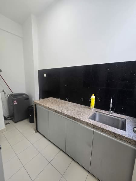 Condominium for Rent at Elit Heights @ Bayan City - Peggy Tan - Kitchen - PropertyGuru.com.my