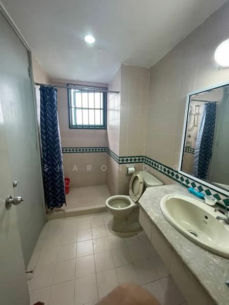 Condominium for Sale at The Straits View Condominium - Sharon Ong - Bathroom - PropertyGuru.com.my