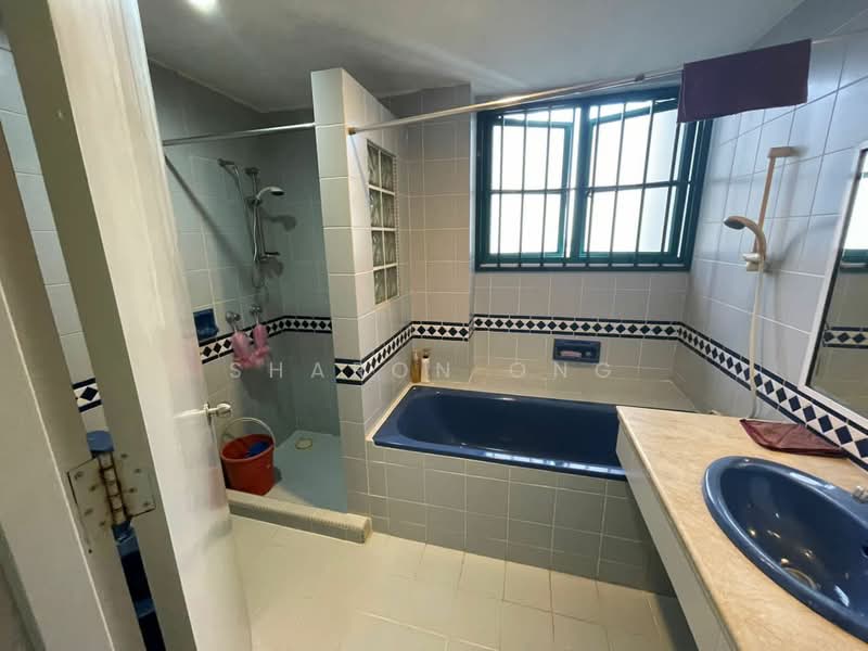 Condominium for Sale at The Straits View Condominium - Sharon Ong - Bathroom - PropertyGuru.com.my