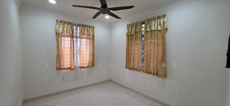Rumah Bandar untuk Dijual di Taman Seri Pristana (Ijok) - Ferdaus Johar - PropertyGuru.com.my