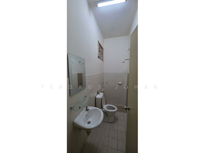 Rumah Bandar untuk Dijual di Taman Seri Pristana (Ijok) - Ferdaus Johar - PropertyGuru.com.my