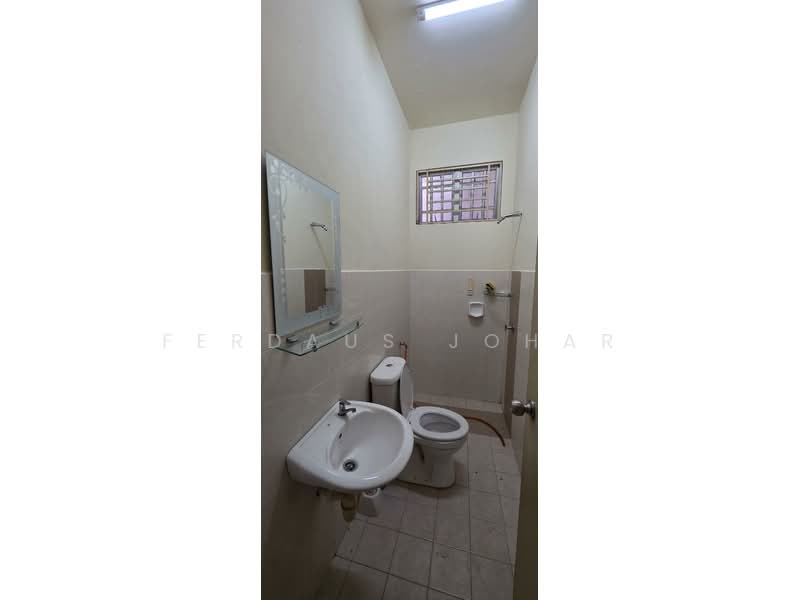 Rumah Bandar untuk Dijual di Taman Seri Pristana (Ijok) - Ferdaus Johar - PropertyGuru.com.my
