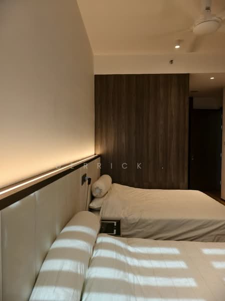 Servis Apartment untuk Disewa di Marriott Residence @ Gurney - Derrick . - Bedroom - PropertyGuru.com.my